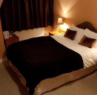 Upton Snodsbury Hotel | Oak Inn