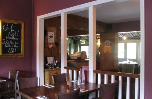 Upton Snodsbury Hotel | Oak Inn