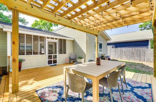 Long Beach House | Oak Island Cottage: Minutes to Long Beach!