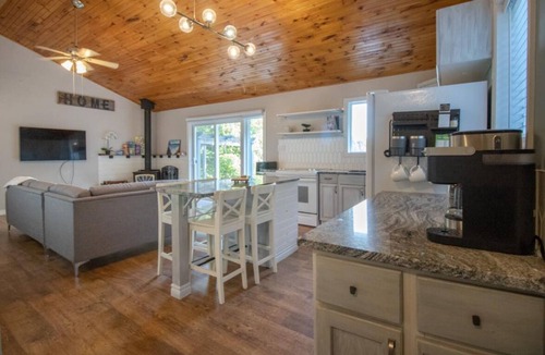 Havelock-Belmont-Methuen Cottage | Oak Lake Retreat - Three Bedroom Cottage, Sleeps 8