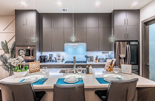 Dallas House | Oak Lawn Luxury Stay - Hot Tub & Arcade near Downtown Dallas