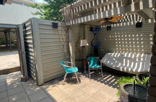 Turtle Creek Condo | Oak Lawn - Mansion Park 1/1 assigned pkg & updated
