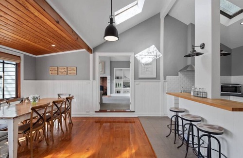 Rhyll Apartment | Oak Leaf Suite at Oaktree Lodge