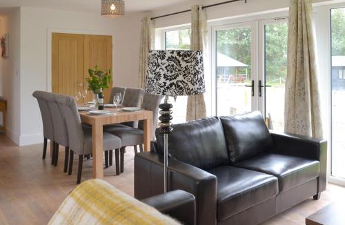 Binsted House | Oak Lodge