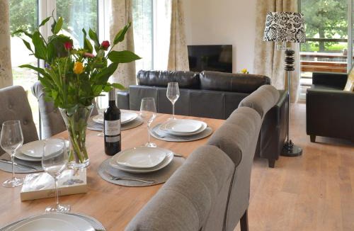 Binsted House | Oak Lodge