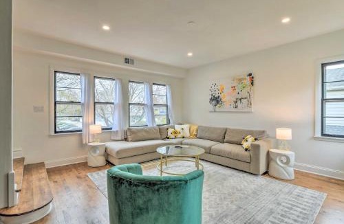 Oak Park House | Oak Park Home w/Grill - 5 Mi to Garfield Park!