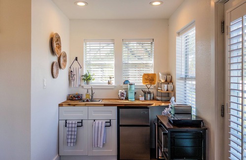Waco Cottage | Oak Ridge Cottage ll - Cozy Place To Stay!