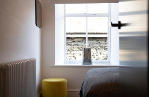 Windermere Apartment | Oak Street Apartment