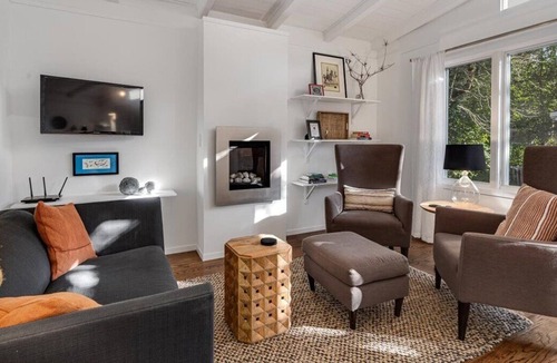 Boyes Hot Springs House | Oak Tree *30+ Day Rental*
