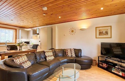 Liverton Villa | Oak Tree Lodge - A Romantic Getaway- Finlake Resort & Spa - Devon