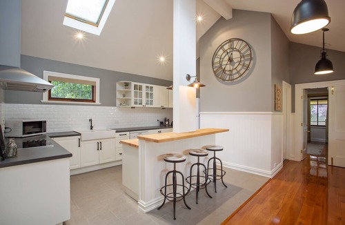 Rhyll Bed & Breakfast | Oak Tree Lodge