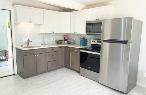Hobbs House | Oak Tree Oasis Guesthouse w/Private Heated Pool
