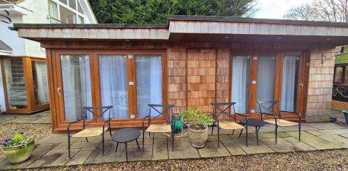 New Forest District House | Oak Tree Rooms LTD