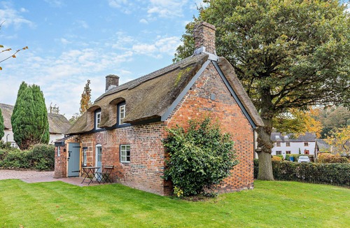 Stone House | Oak Tree Thatched Cottage
