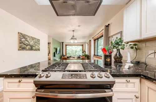 Carmel Valley House | Oak Treehouse Retreat