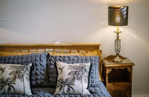 Bowness-on-Windermere Apartment | Oak View Flat in Central Bowness-on-Windermere, Lake District