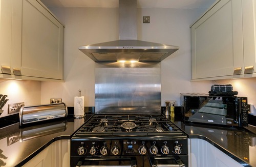 Alfreton Cottage | Oakerthorpe Holiday Village