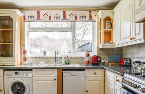 Shrewton House | Oakfield