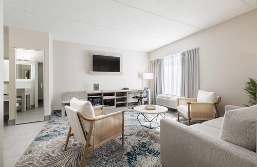 Rochester Hotel | Oakfield Hotel & Suites, Ascend Collection, Rochester-Pittsford NY