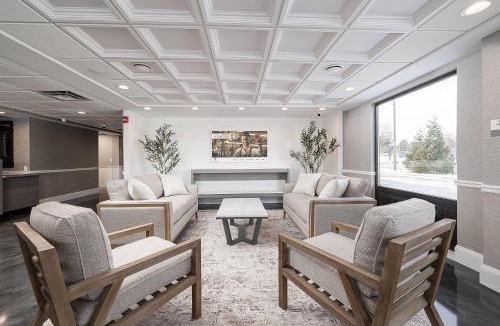 Rochester Hotel | Oakfield Hotel & Suites Rochester, an Ascend Collection Hotel