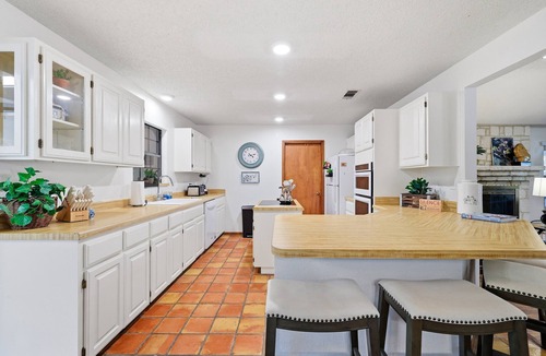 Scenic Oaks House | Oakhaven - A Birdy Vacation Rental