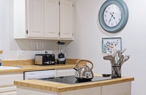Scenic Oaks House | Oakhaven - A Birdy Vacation Rental