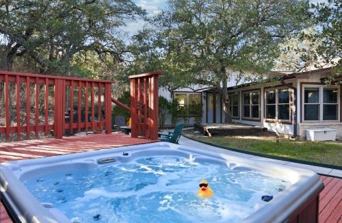 Scenic Oaks House | Oakhaven - A Birdy Vacation Rental