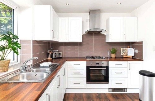 Stoke-on-Trent House | Oakhill House Summary