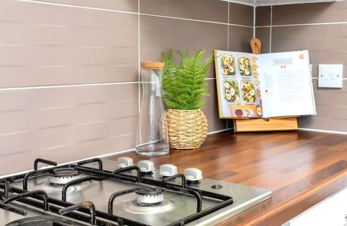 Stoke-on-Trent House | Oakhill House Summary