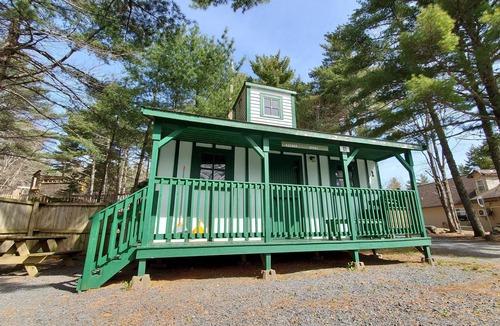 Lunenburg County Cabin | Oakhill Pines Campground