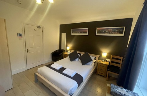 Gatwick House | Oakhurst Gatwick