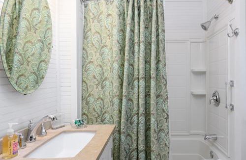 Asheville Bed & Breakfast | Oakland Cottage Bed and Breakfast