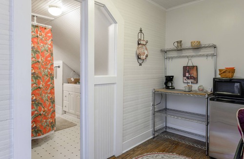 Asheville Bed & Breakfast | Oakland Cottage Bed & Breakfast