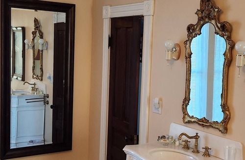 Menomonie Bed & Breakfast | Oaklawn Inn LLC