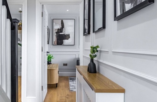 Oakleigh Apartment | Oakleigh House 3 bed