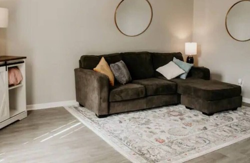 Washington Square Apartment | Oakleigh Square Townhome #4