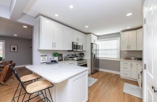 Roselawn Finance House | Oakley Oasis