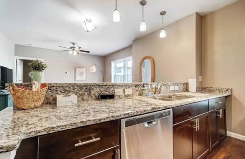 Oakley Condo | Oakley Square Sleeps 5-Fully Remodeled-Walkable