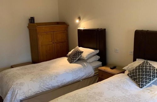 Castle Bytham Hotel | Oakrooms