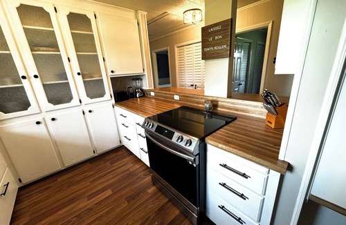 Bourg House | Oaks & Acreage! Comfortable home on 8.5 acres