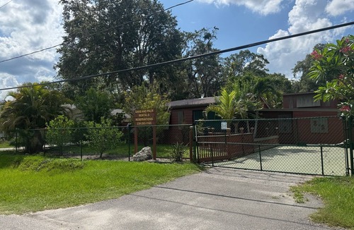 Fedhaven House | Oaks and Palm Resort Lake Wales, Fl. by Lake Kissimmeen3 Bedroom 5 beds 6 guest