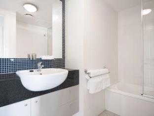 Bowen Hills Apartment | Oaks Brisbane Mews Suites