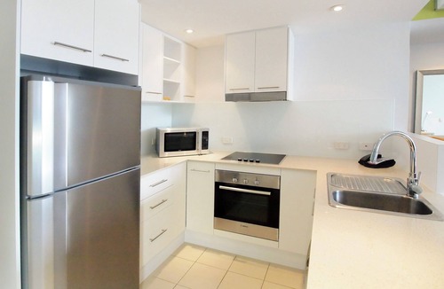 South Townsville Apartment | Oaks Townsville Gateway Suites