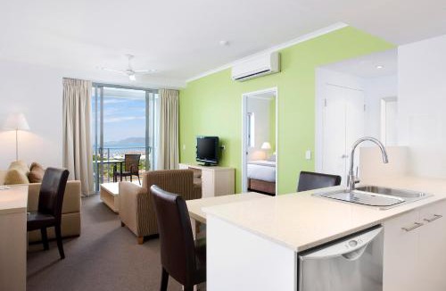 South Townsville Apartment | Oaks Townsville Gateway Suites
