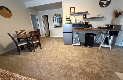 Northwest Colorado Springs House | Oakshade Hideaway-Patio, Direct Trailhead Access, Quiet Nature & AMAZING VIEWS!