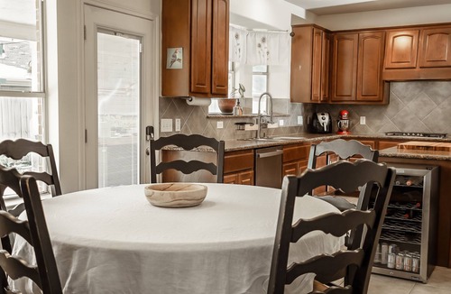 Cinco Ranch West House | Oakshade Pool House at Cinco Ranch/Family-Friendly Home with Pool & Yard