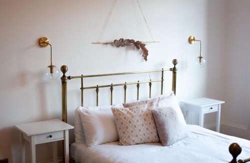 Paisley Apartment | Oakshaw Apartment