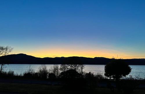 Cairndow House | Oaktree Cottage, overlooking Loch Fyne