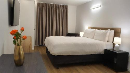 Epsom Hotel | OakTree Motel