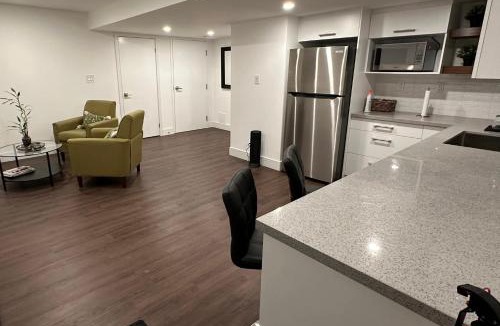 West Oak Trails Apartment | Oakville's Retreat